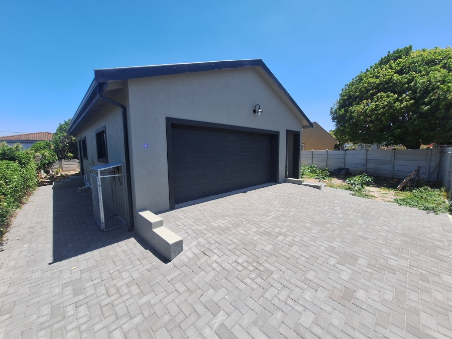 3 Bedroom Property for Sale in Aston Bay Eastern Cape